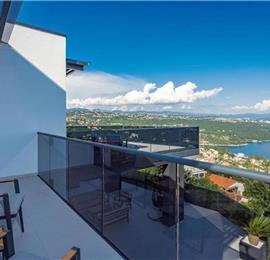 3 bedroom villa with infinity pool in Opatija, sleeps 6